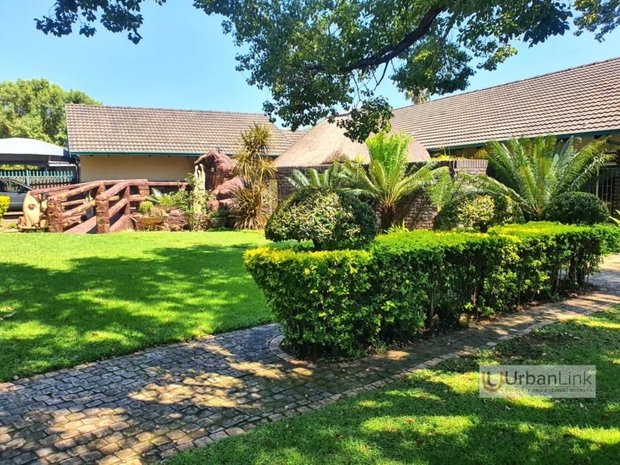 4 Bedroom Property for Sale in Safari Gardens North West